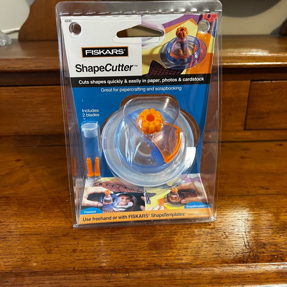 FISKARS scrapbooking shape cutter, templates